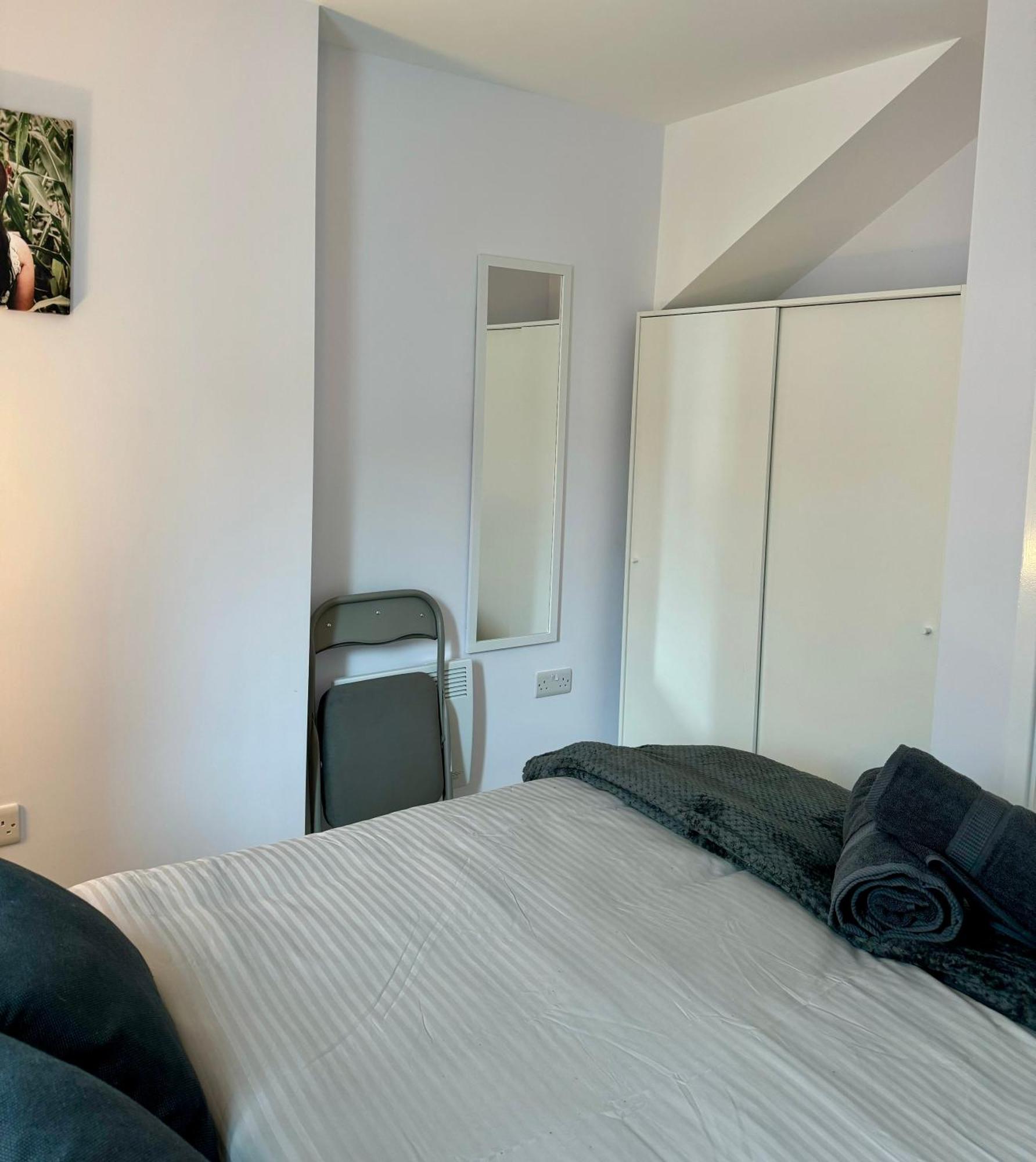Apartamento Brand New Flat 5 With Free Parking And Fast Wifi York Exterior foto